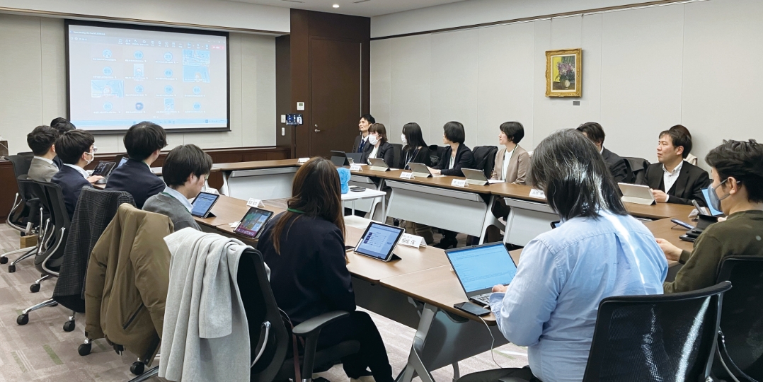 現場の課題がAI活用を加速させる。社員有志で共創する「Wiz Chatラボ」の取り組み。